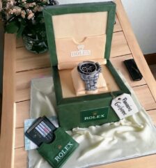 Luxury Watch Cake – A hyper-realistic Rolex cake designed to surprise and impress. Luxury Watch Cake – A hyper-realistic Rolex cake designed to surprise and impress.
