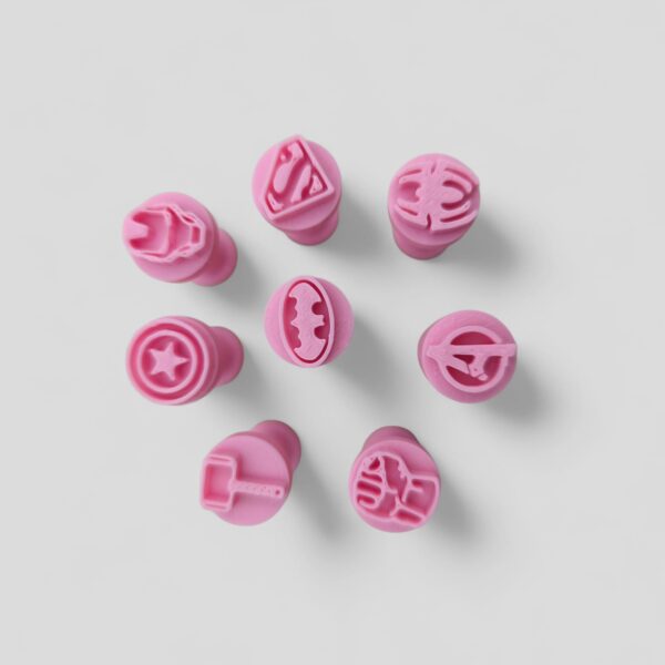 Kit com 8 carimbos para brigadeiros com símbolos de super-heróis