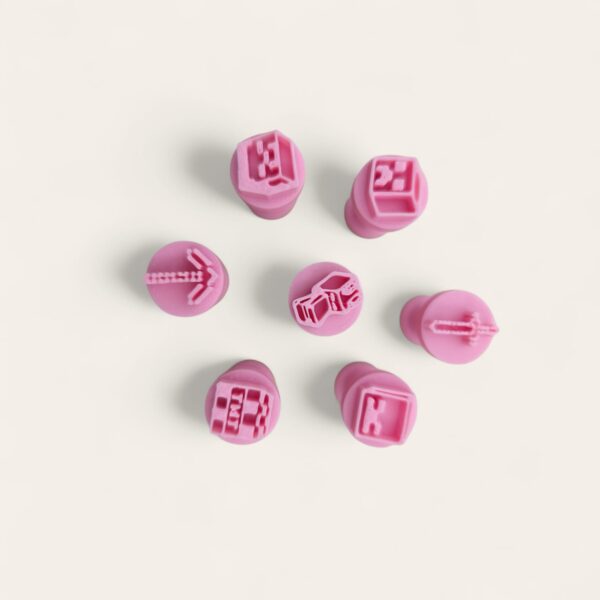 Conjunto com 7 carimbos para brigadeiros com figuras do Minecraft
