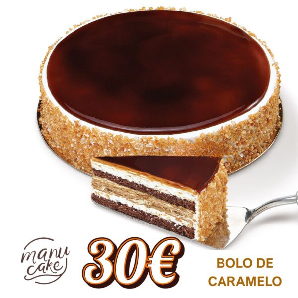 Bolo de Caramelo com camadas de chocolate e baunilha, cobertura espelhada de caramelo e praliné crocante, produzido artesanalmente na Manu Cak