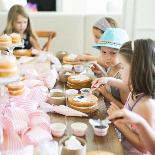 workshop-manucake Os pais podem trazer bebidas, salgados, snacks e decoração complementar.